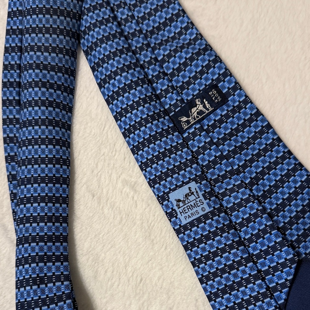 Hermès Navy and Black Geometric Tie